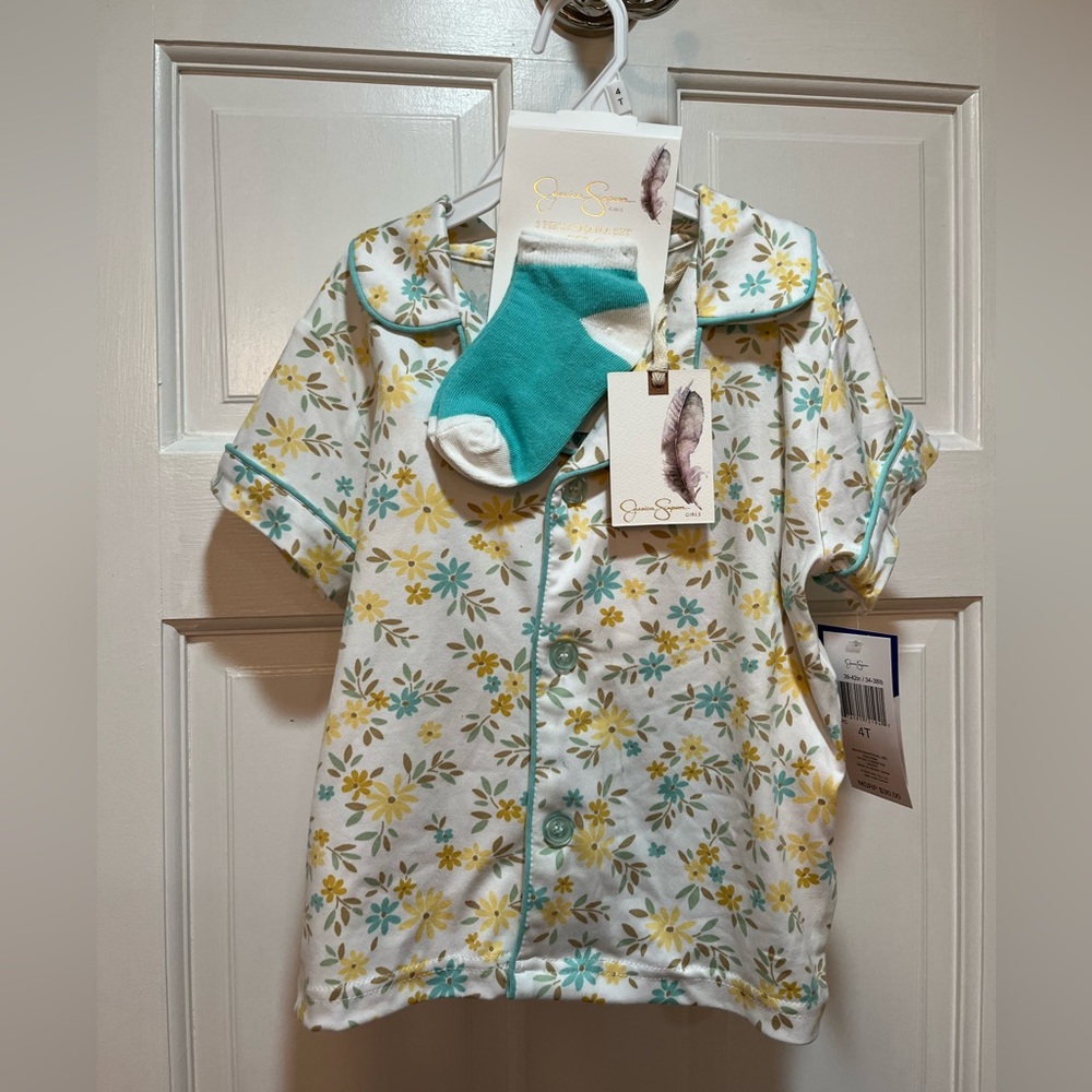 Jessica Simpson Toddler Pajama Shorts Set with Socks 4T NWT